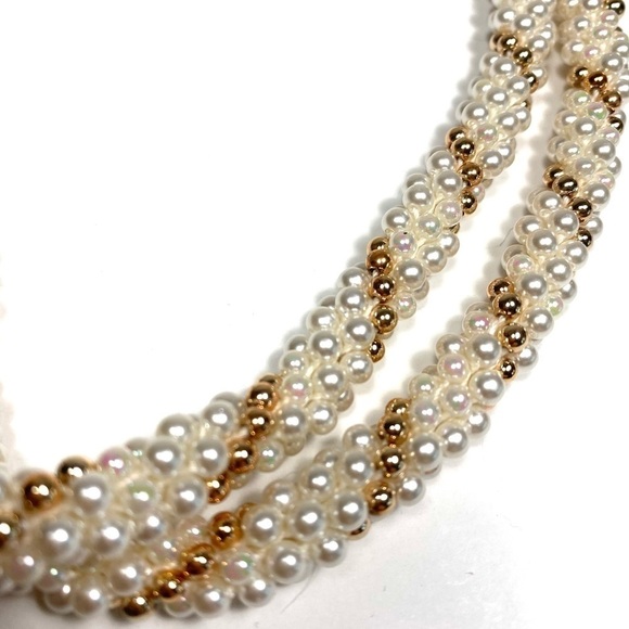 Necklace Beaded Pearlescent White Beads Gold Tone 50” - Picture 9 of 11